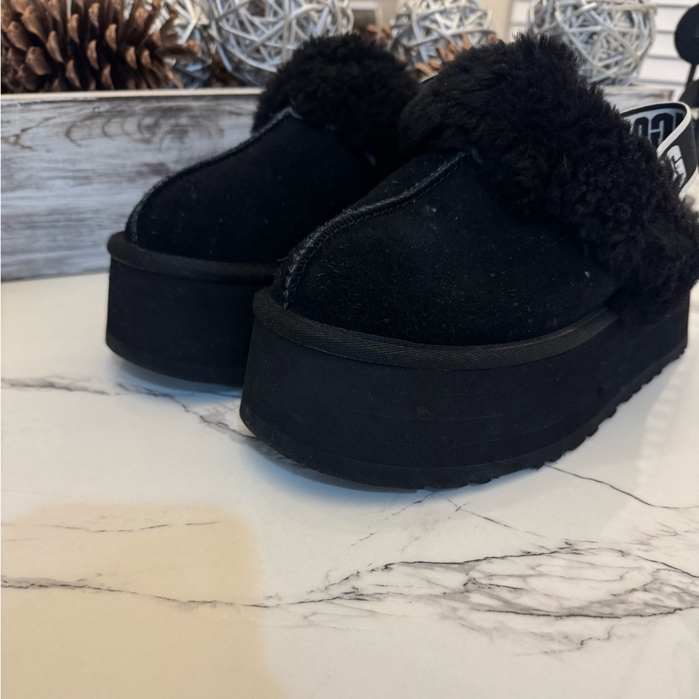 UGG Black Women's Slippers